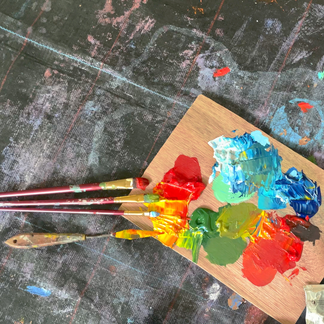 verschiedene Farben mit Pinsel